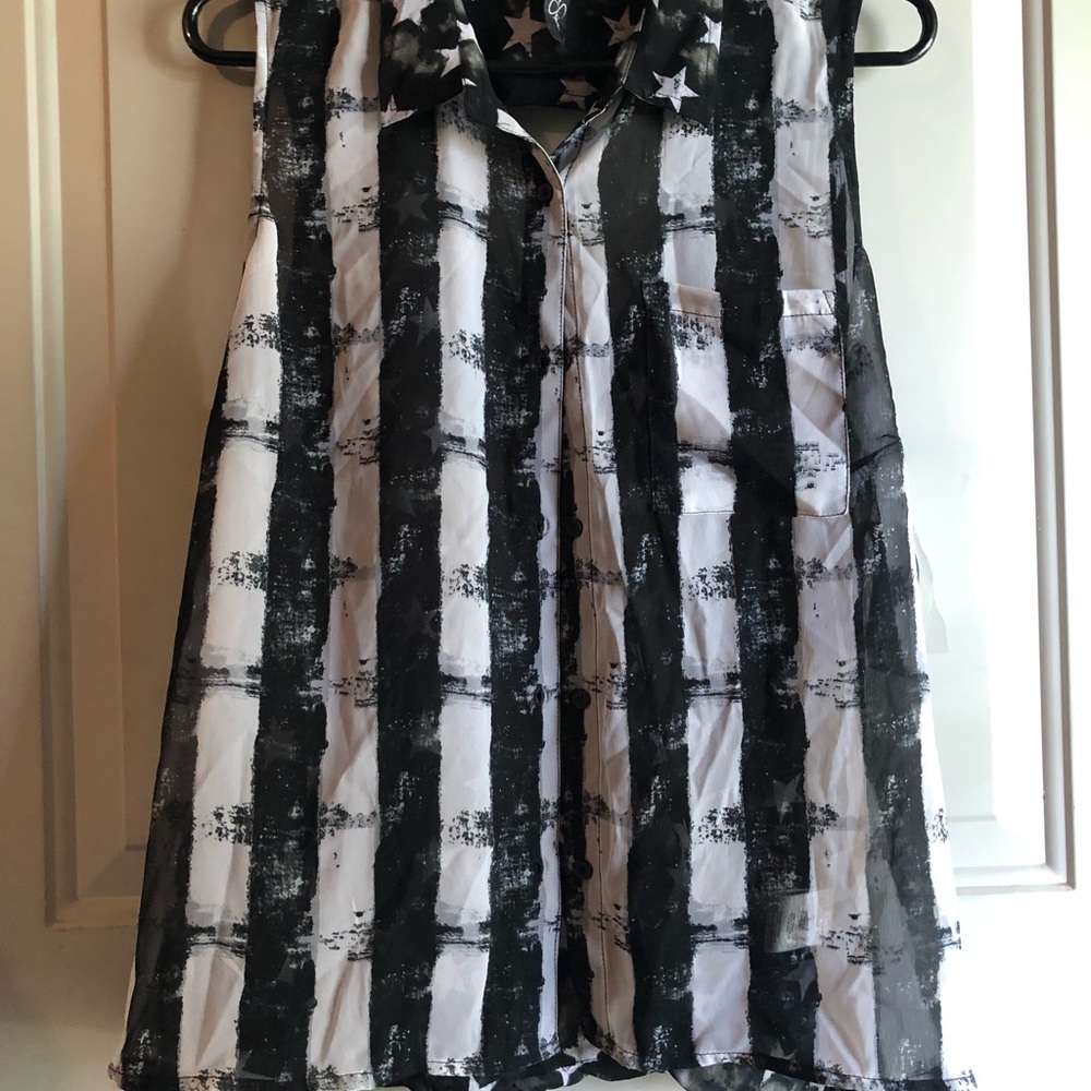 Jessica Simpson button up shirt black and white